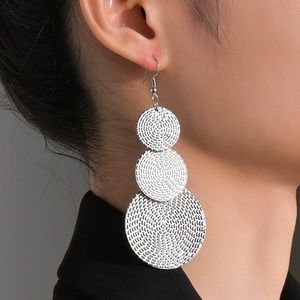 Any 2/$20! Large Silver Lightweight Concentric Disc Drop Earrings